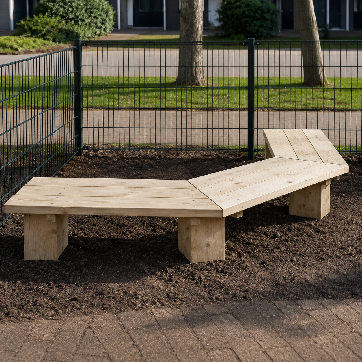 Achteckige Parkbank